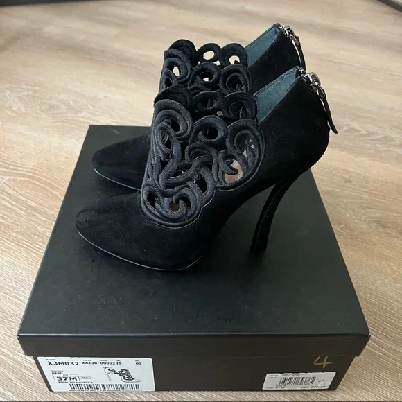 Giorgio Armani black suede booties - Picture 2 of 11